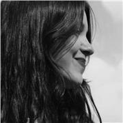 Etudiante française en Norvège. Je suis bilingue anglais-français et je donne des cours dans les deux langues.